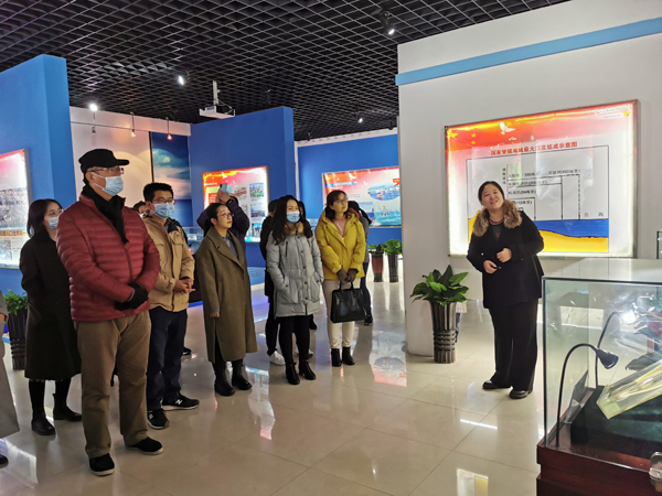 参观《中国的未来在海洋——中国海权教育大型展览》-2.jpg